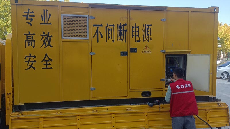 环县柴油发电机组和UPS电源配合使用时，如何避免切换过程中的电力中断？
